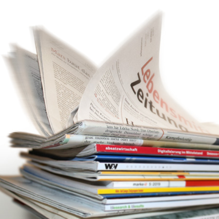 Stapel mit Fachzeitschriften